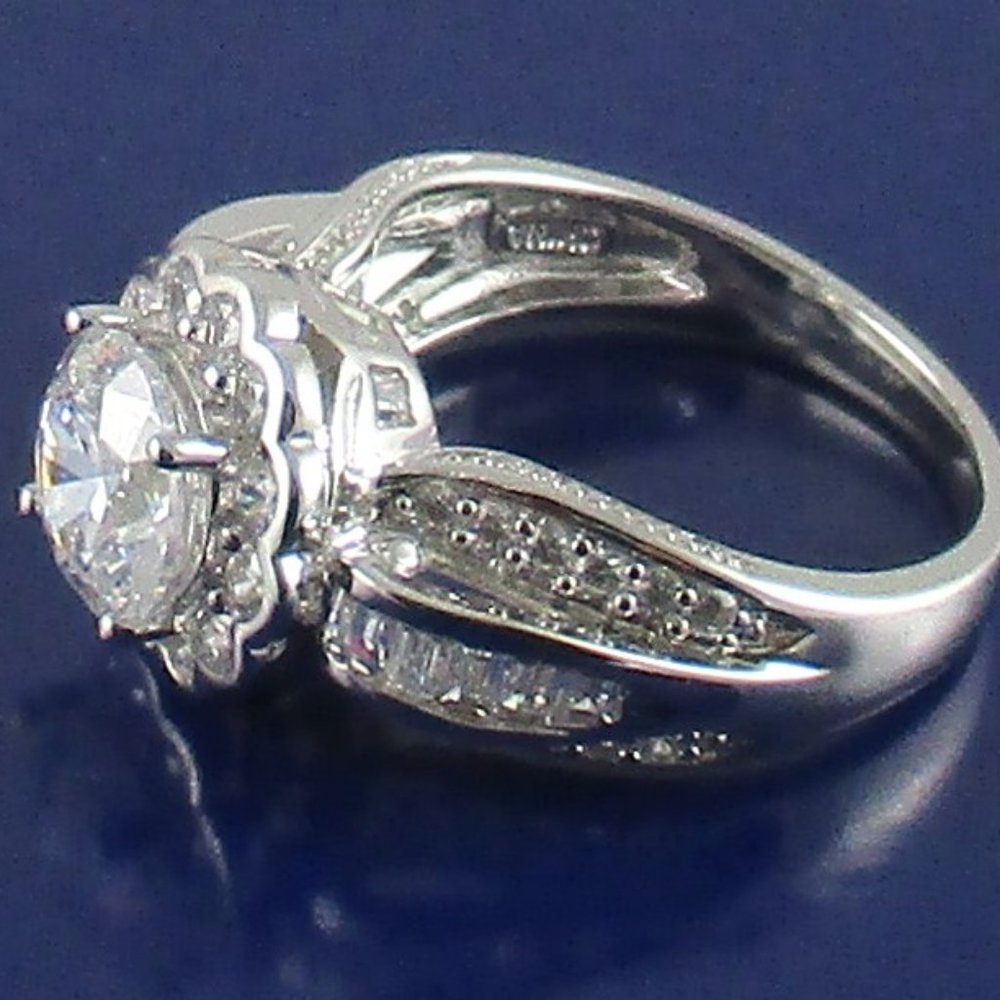 Victoria Wieck 3.42ct Absolute "Floral" Frame Ring - Picture 4 of 14